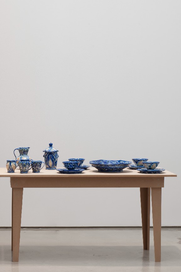 Early figures were fired with bubbles deliberately left in the clay; this caused them to blow up in the kiln. The fragments were then painstakingly glued back together for exhibition.